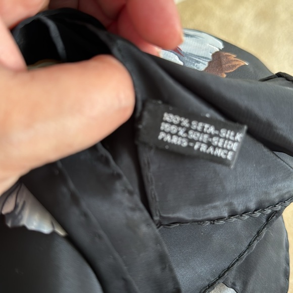 Large square dark floral scarf hand rolled edges NEW - Picture 8 of 8